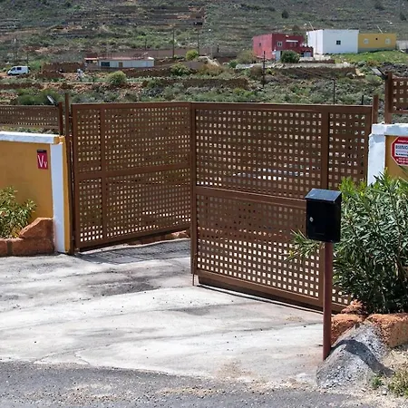 Casa Cueva Mansos بيت للعطل