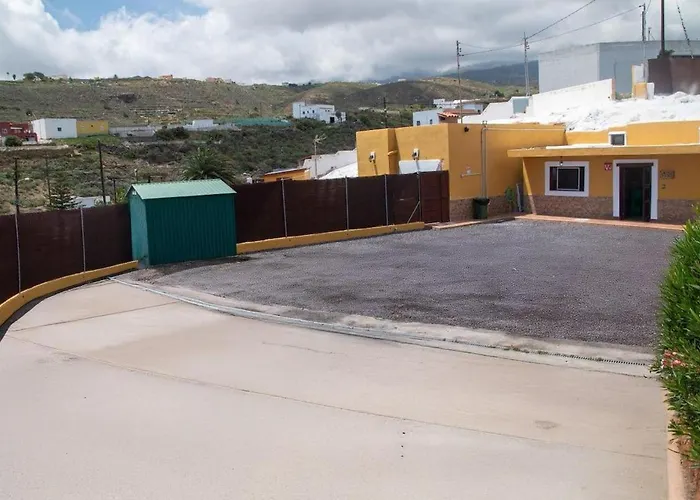 Casa Cueva Mansos בית נופש