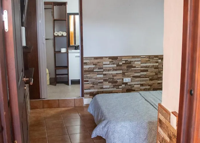 בית נופש Casa Cueva Mansos *